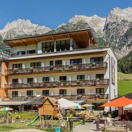 Hotel Bacher Asitzstubn Leogang Bagian luar foto