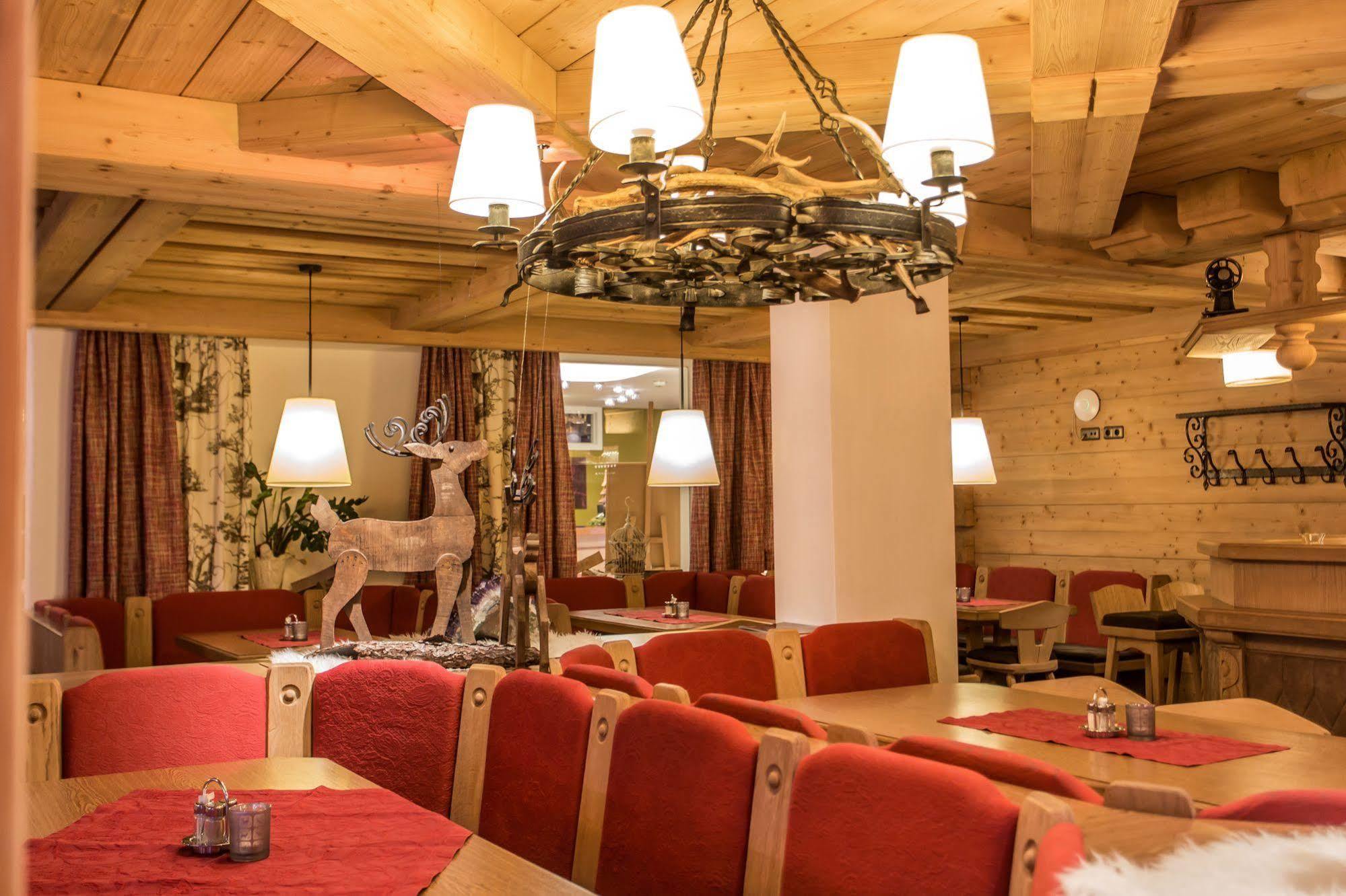 Hotel Bacher Asitzstubn Leogang Bagian luar foto