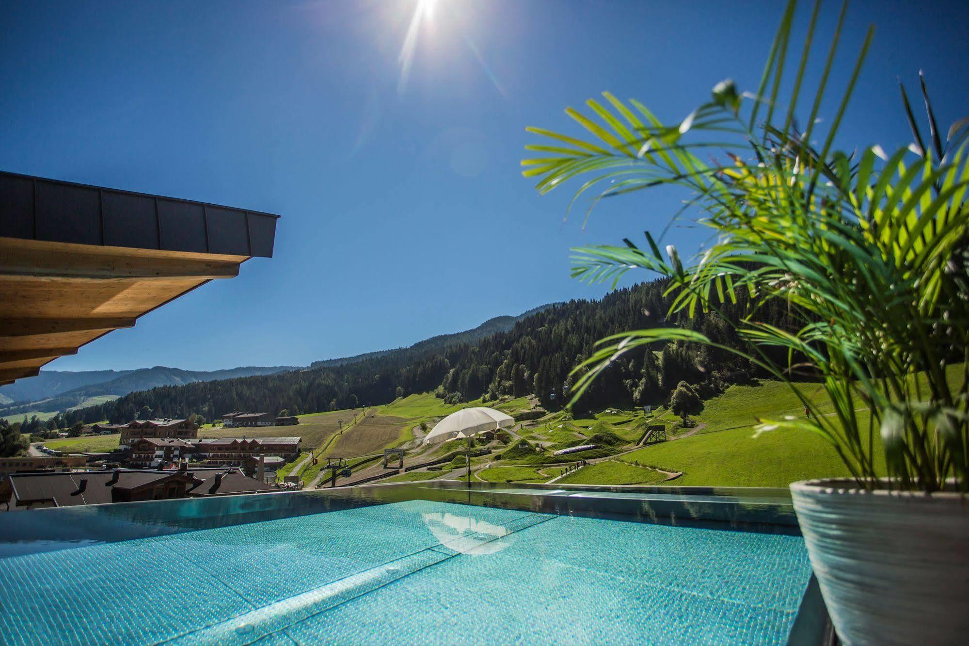 Hotel Bacher Asitzstubn Leogang Bagian luar foto